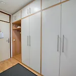 - Haus H, App 0h1110 *